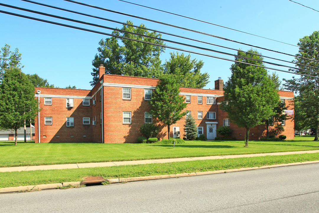 Shoreway Court Apartments in Euclid, OH - Foto de edificio