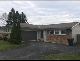 4691 Mc Fadden Rd in Columbus, OH - Building Photo