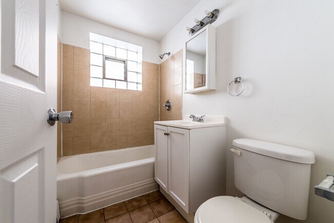 812 S 19th Ave Maywood, IL 60153 in Maywood, IL - Building Photo - Building Photo