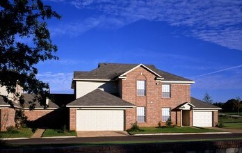 Camden Grove Apartments in Cordova, TN - Foto de edificio - Building Photo