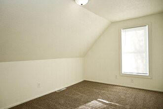 618 8th Ave N in Grand Forks, ND - Building Photo - Building Photo