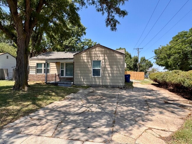 property at 1601 Faulders Ln