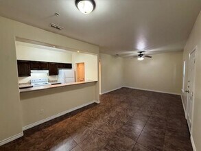 1204 E Lyon St in Laredo, TX - Building Photo - Building Photo