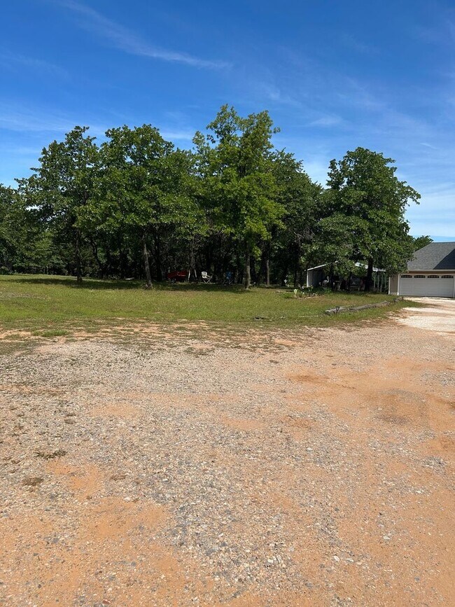 10751 Shady Oaks Ln in Guthrie, OK - Building Photo - Building Photo