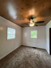 2121 N Broadway St in Peoria, IL - Building Photo - Building Photo