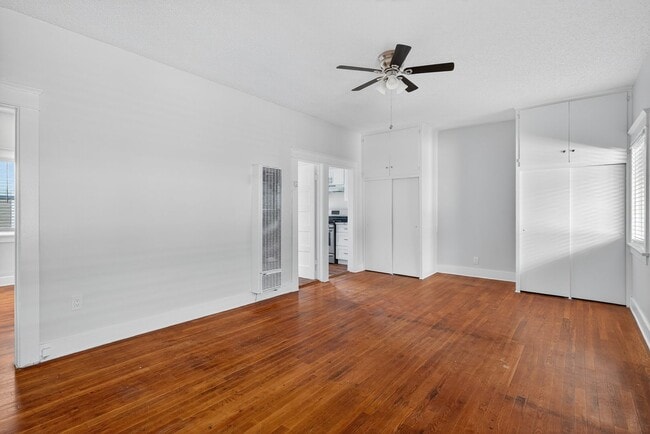 915 Cherry Ave in Long Beach, CA - Building Photo - Building Photo