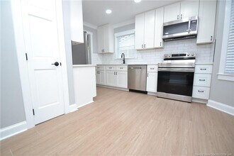 942 Athens Dr in Raleigh, NC - Building Photo - Building Photo