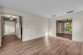 704 19th Ave N in Columbus, MS - Foto de edificio - Building Photo