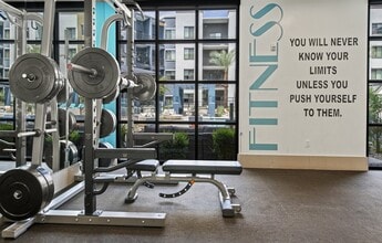 The Aston North Scottsdale in Scottsdale, AZ - Foto de edificio - Building Photo