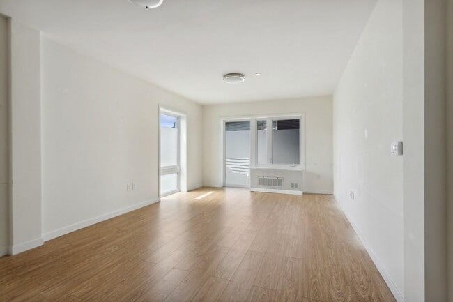 120 N Pearl St in Port Chester, NY - Building Photo - Building Photo
