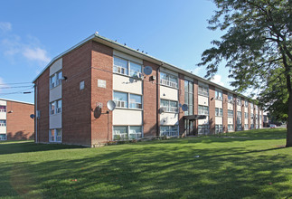 Lawrence Heights in Toronto, ON - Building Photo - Building Photo