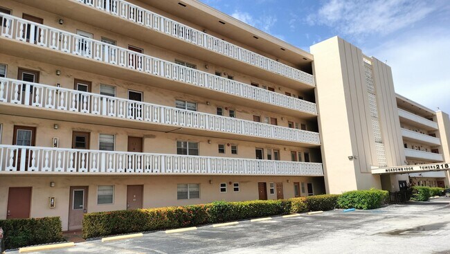 218 NE 12th Ave in Hallandale Beach, FL - Building Photo - Building Photo
