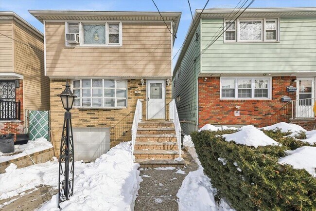 358 Cator Ave in Jersey City, NJ - Building Photo - Building Photo