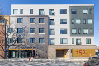 ONE52 - Luxury Apartments in East Boston, MA - Foto de edificio - Building Photo