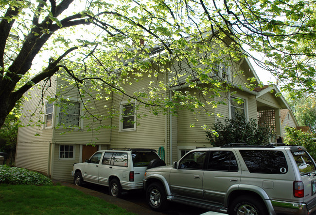 1531 Mill St in Eugene, OR - Building Photo - Building Photo