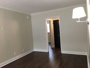 2223 Laurel Ave in Knoxville, TN - Building Photo - Building Photo