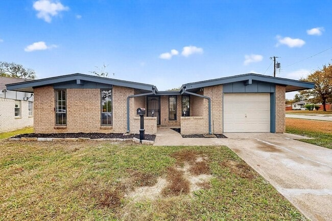 property at 534 Henderson Cir