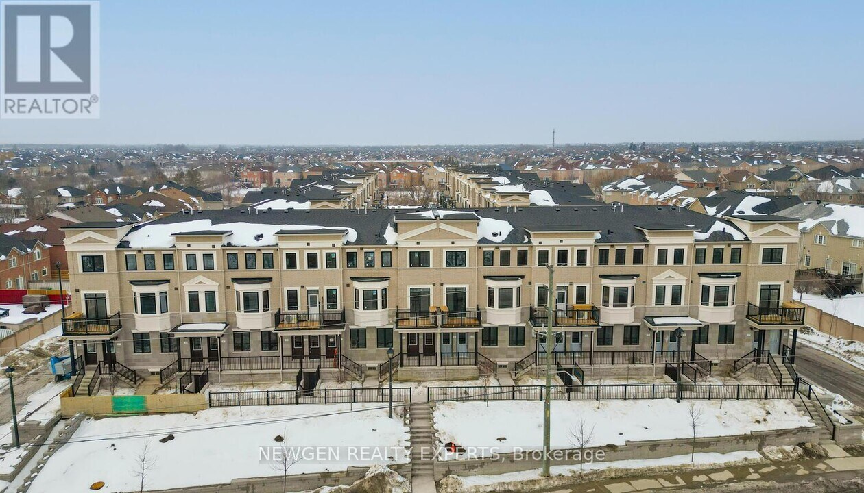 4320 Ebenezer Rd in Brampton, ON - Building Photo