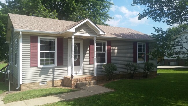 607 Artic Ave in Oak Grove, KY - Building Photo - Building Photo