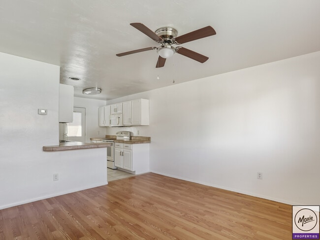 2214 S Granada Dr in Tempe, AZ - Building Photo - Building Photo