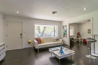 6516 Dakar Rd in Fort Worth, TX - Foto de edificio - Building Photo
