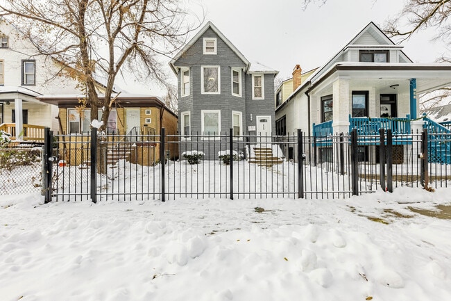 property at 420 N Lockwood Ave