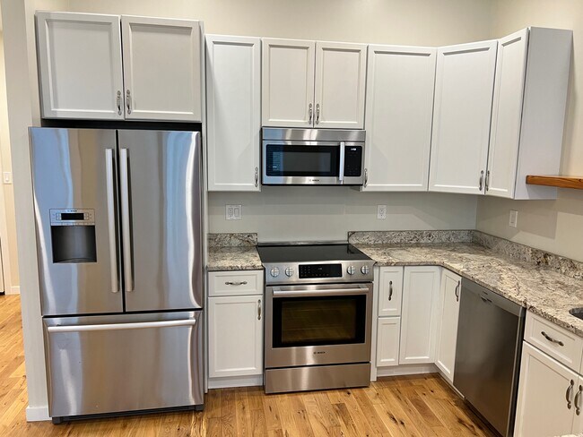 1120 Walnut St, Unit 2R in Philadelphia, PA - Building Photo - Building Photo