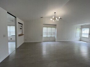 262 Odlum Ct in Schaumburg, IL - Building Photo - Building Photo