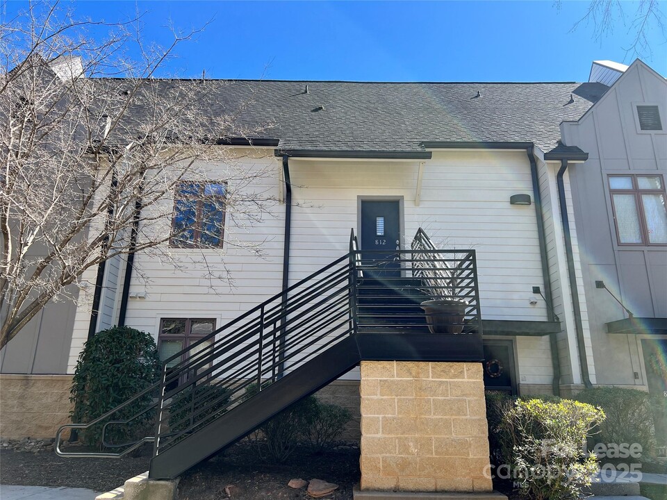 812 Cotton Gin Alley in Davidson, NC - Building Photo