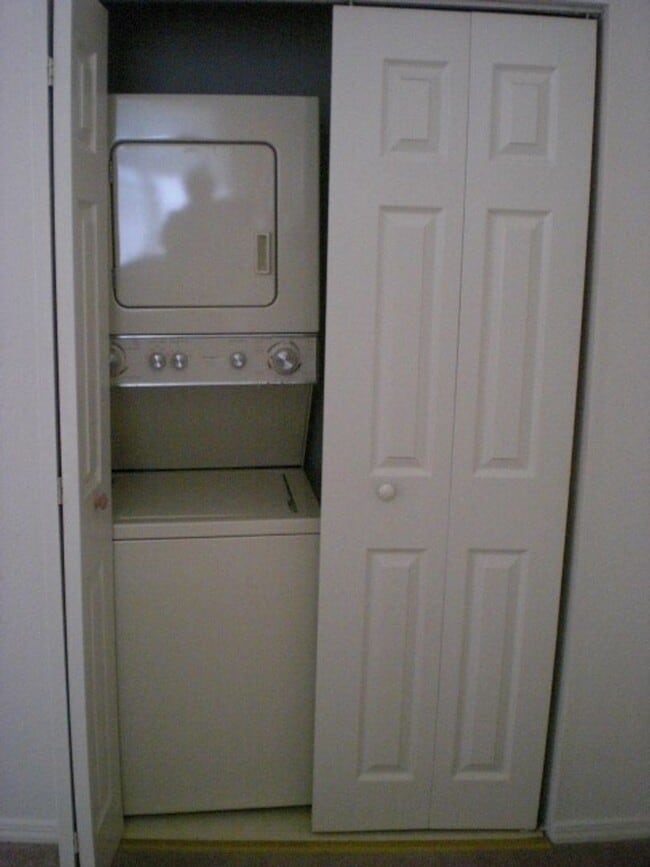 1035-1045 W 1st St in Reno, NV - Building Photo - Building Photo