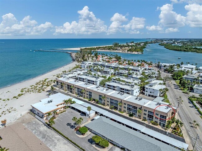 property at 1400 Tarpon Center Dr