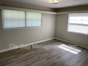 2305 Hillwood Dr E in Mobile, AL - Building Photo - Building Photo