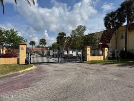 3917 Corrida Ct in Jacksonville, FL - Building Photo