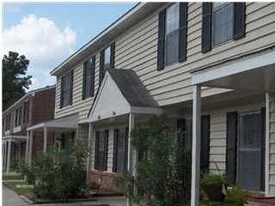 8116 Millstone Dr in North Charleston, SC - Building Photo