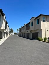 54 Harmony Dr in South El Monte, CA - Foto de edificio - Building Photo