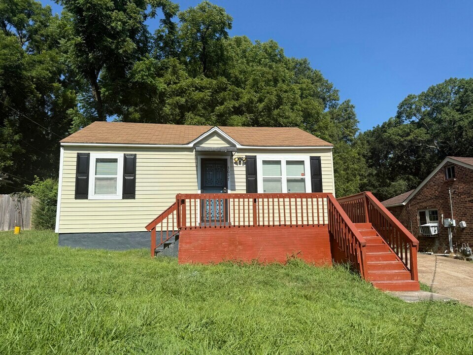 3637 Winston Dr in Memphis, TN - Foto de edificio