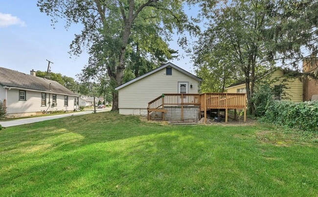 2115 Oakwood Ave NE in Grand Rapids, MI - Building Photo - Building Photo