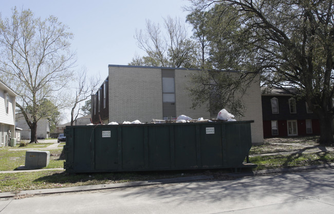 4645 Alvin Dark Ave in Baton Rouge, LA - Foto de edificio - Building Photo