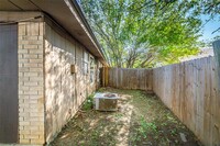 6727 Crestmont Ct in Fort Worth, TX - Building Photo - Building Photo