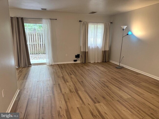 property at 3368 Hewitt Ave