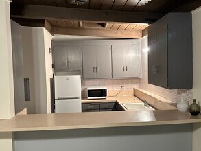 1011 2nd St, Unit Studio- Utilities Paid in San Rafael, CA - Foto de edificio - Building Photo