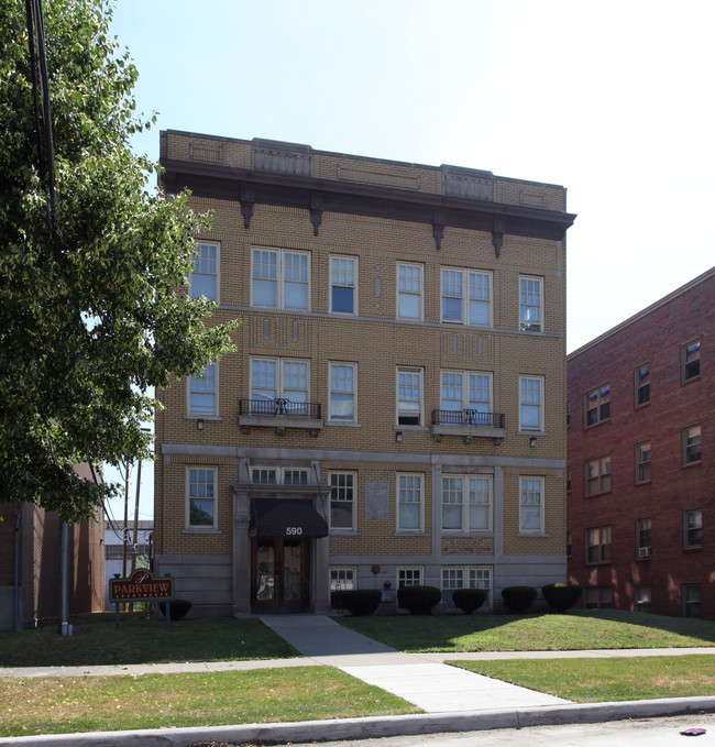 590 Parkview St in Detroit, MI - Foto de edificio - Building Photo