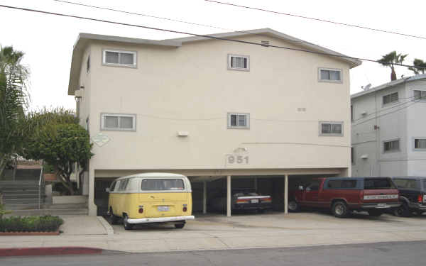 951 Hillcrest St in El Segundo, CA - Building Photo - Building Photo