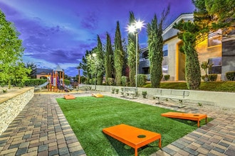 80 on Gibson in Henderson, NV - Foto de edificio - Building Photo