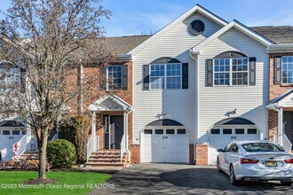 204 Finch Ct in Englishtown, NJ - Building Photo - Building Photo