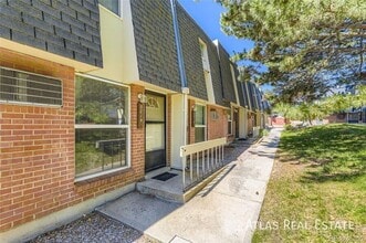 5828 S Pearl St in Centennial, CO - Building Photo - Building Photo