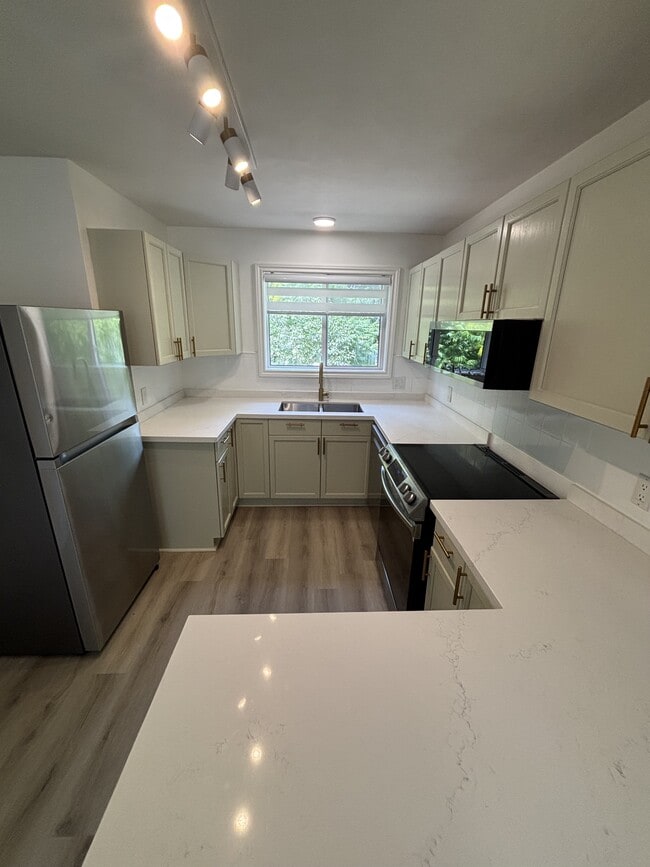 property at 1091 Whitefield Dr