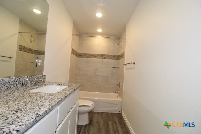 property at 118 Wind Ridge Dr