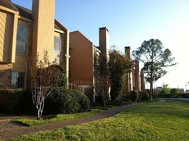 3303 W Greenridge Dr, Unit #7 in Houston, TX - Foto de edificio