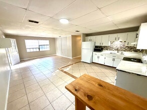 2504 Ave O NW, Unit B Downstairs in Winter Haven, FL - Foto de edificio - Building Photo